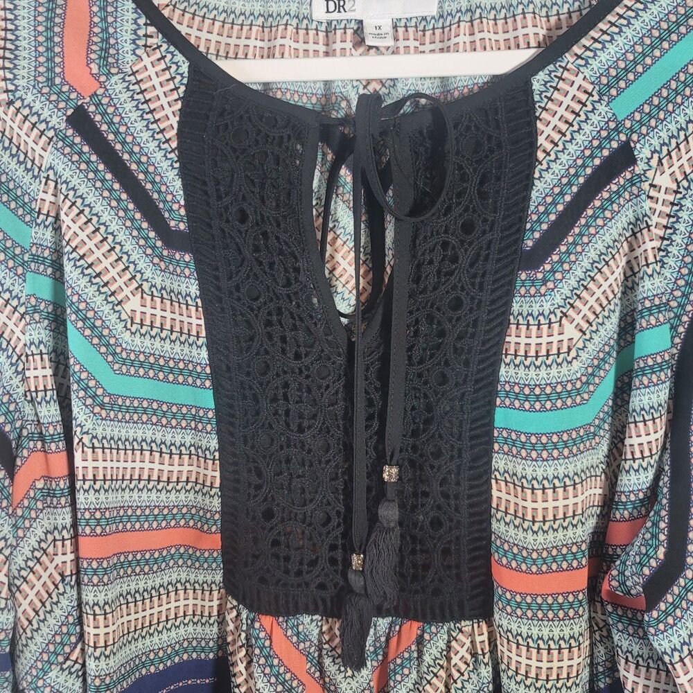 DR2 by Daniel Rainn Geometric Cold Shoulder Blouse Plus Size 1X Crochet Boho - Picture 8 of 9